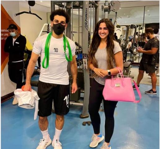 محمد صلاح مهاجم ليفربول والمطربة نوران خليل