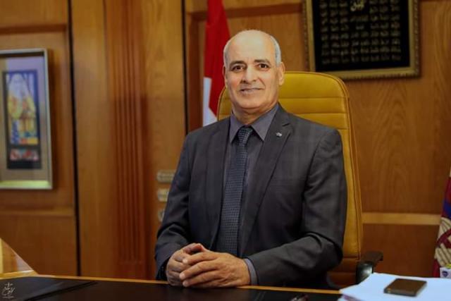الدكتور أحمد جابر شديد رئيس جامعة الفيوم
