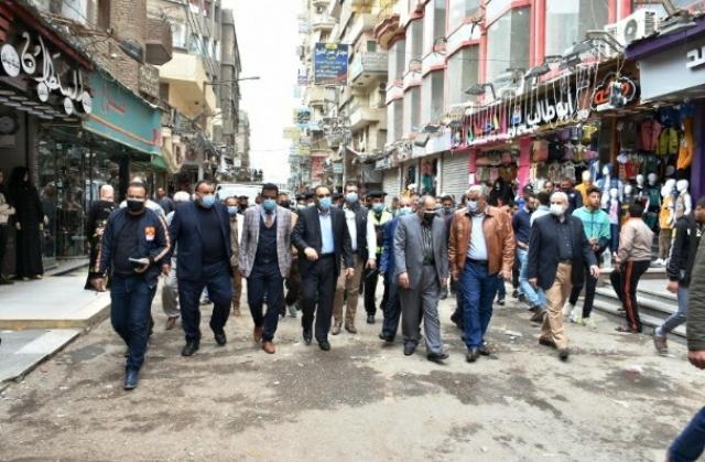 حملة مكبرة لرفع الإشغالات وإزالة الباعة الجائلين بشوارع مدينة الزقازيق