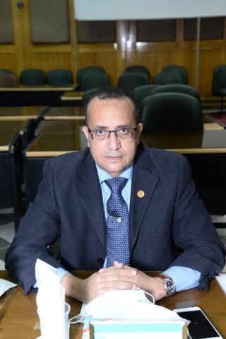 الدكتور طارق الجمال رئيس جامعة أسيوط