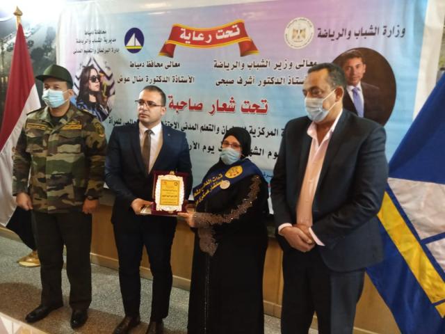 تكريم أمهات الشهداء المثاليات والعناصر النسائية البارزة على مستوي محافظة دمياط