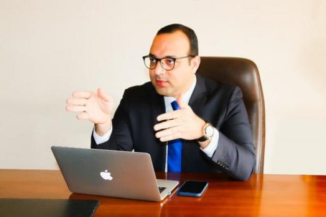 مصطفي مقلد خبير التسويق والاستثمار الرياض