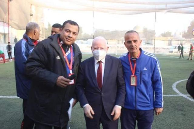 الدكتور أحمد شاهين نائب مجلس الشيوخ في التكريم