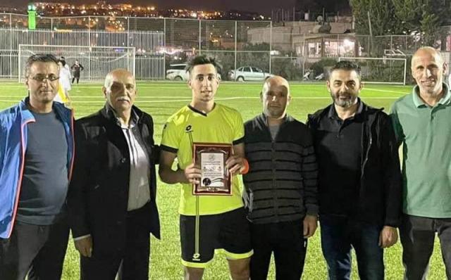 تكريم اللاعب عمر ابو طير