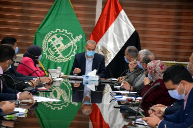 أكد عبد الحميد الهجان محافظ القليوبية أن المحافظة عازمة على إيجاد حلولا جذرية غير تقليدية لجميع مشكلات النقل الداخلي
