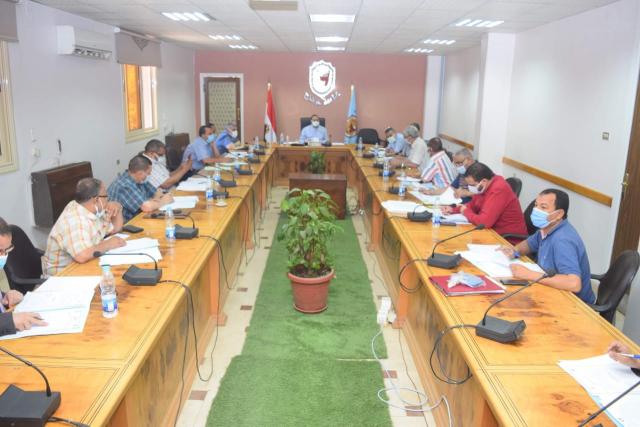 الدكتور أحمد عزيز رئيس جامعة سوهاج