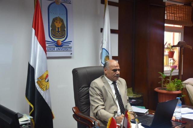 رئيس جامعة الأقصر