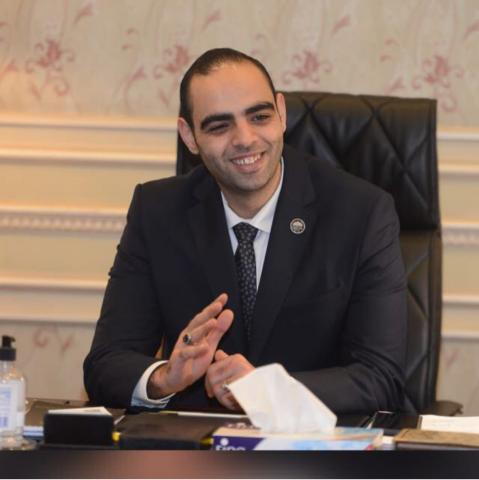 النائب حسن عمر حسنين