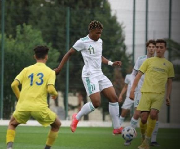 سيمبا ماتوبانزيلا لاعب المنتخب الجزائري لأقل من 20عاما