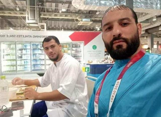فتحي نورين رفقة مدربه عمار يخلف