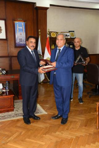 محافظ مطروح