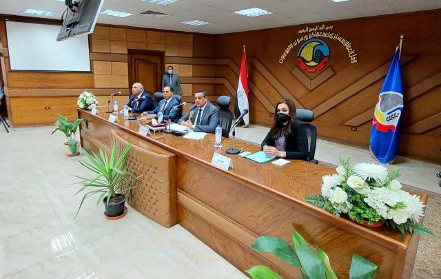 محافظ البحيرة