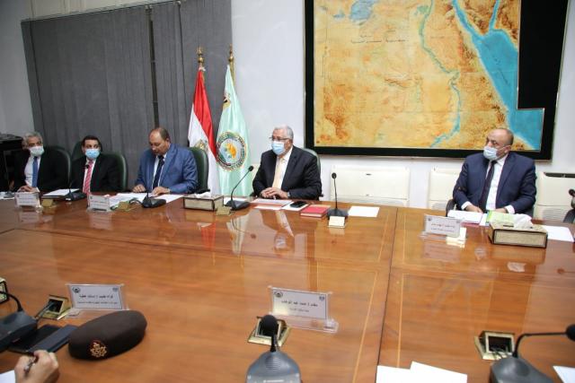 وزير الزراعه