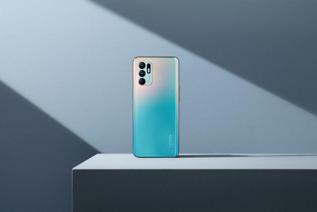 OPPO Reno6