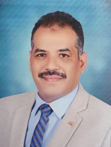 الدكتور احمد عاطف