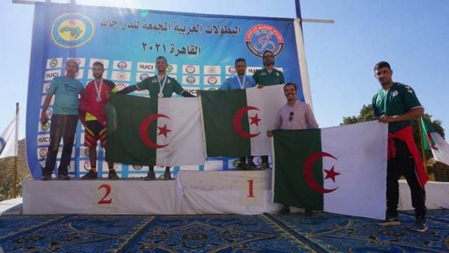 عناصر المنتخب الجزائري للدراجات