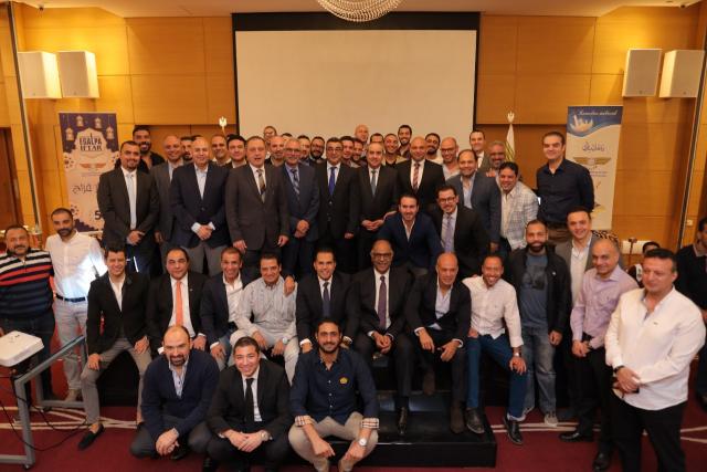 حفل جماعي وزير الطيران : الاحترام المتبادل أساس نجاح مهنة الطيران وسمة تتوارثها الأجيال