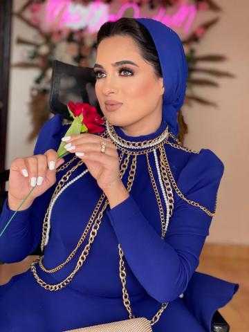 ريهام علام تكشف عن أفكار لفساتين السواريه للمحجبات