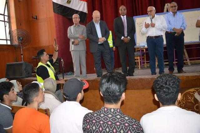 محافظ بورسعيد يشهد فعاليات القوافل التعليمية بمدرسة بورسعيد الثانوية بنات في مادة اللغة الإنجليزية