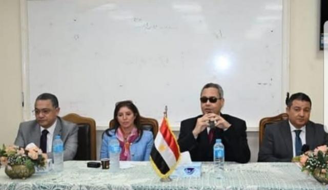 جانب من الندوة