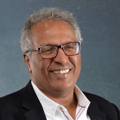الشاعر والأديب فتحي سليمان