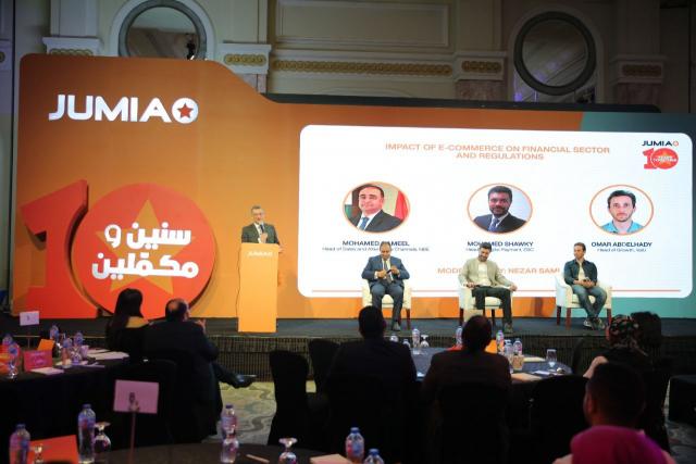 خبراء يؤكدون: الخدمات اللوجستية أكثر القطاعات تأثرا بالنمو في مجال التجارة الإلكترونية في مصر