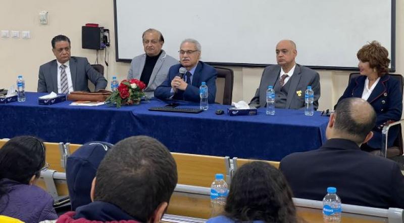 اجتماع ندوه التغيرات المناخيه جامعه بدر