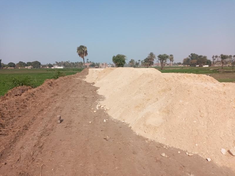 التربه الزلطيه لطريق طراد النيل