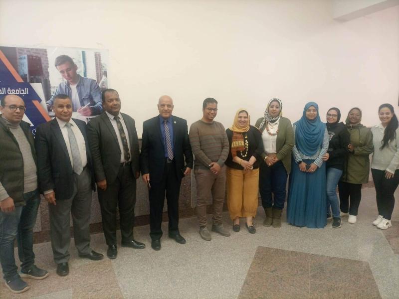 جوله تفقديه لرئيس جامعه اسوان للعدد من كليات الجامعه