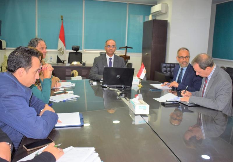 اجتماع نائب وزير الإسكان مع بعثه البنك الدولي والآسيوي
