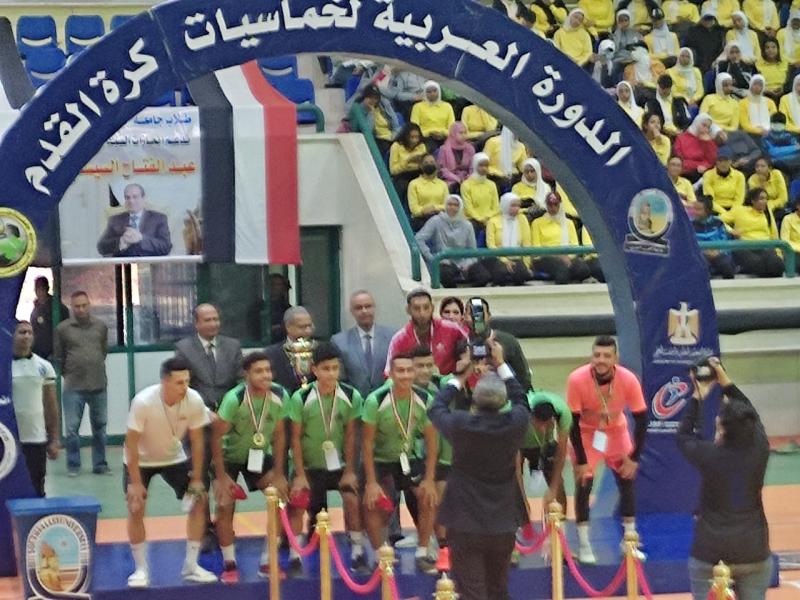 منتخب جامعة بنها يفوز بالميدالية الذهبية لخماسي كرة القدم