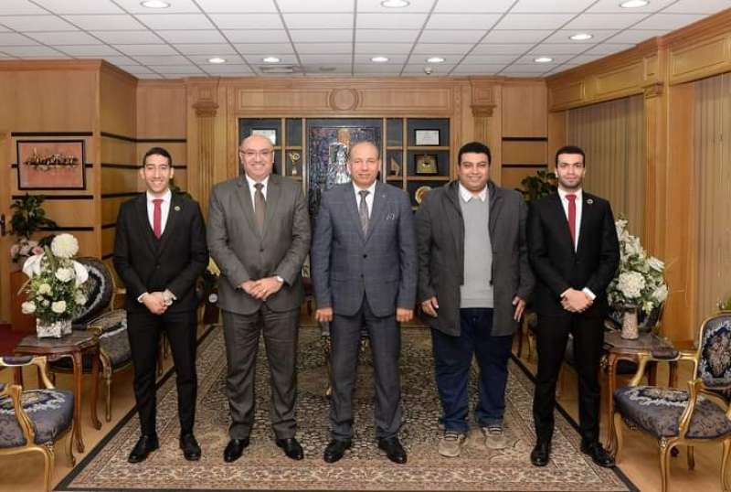 رئيس جامعة المنصورة يستقبل رئيس اتحاد الطلاب