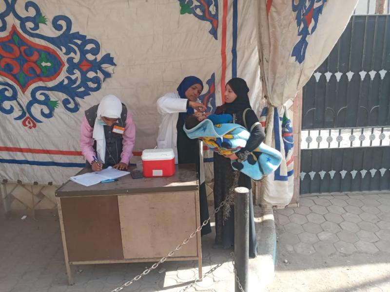 جانب من حملة تطعيم شلل الأطفال