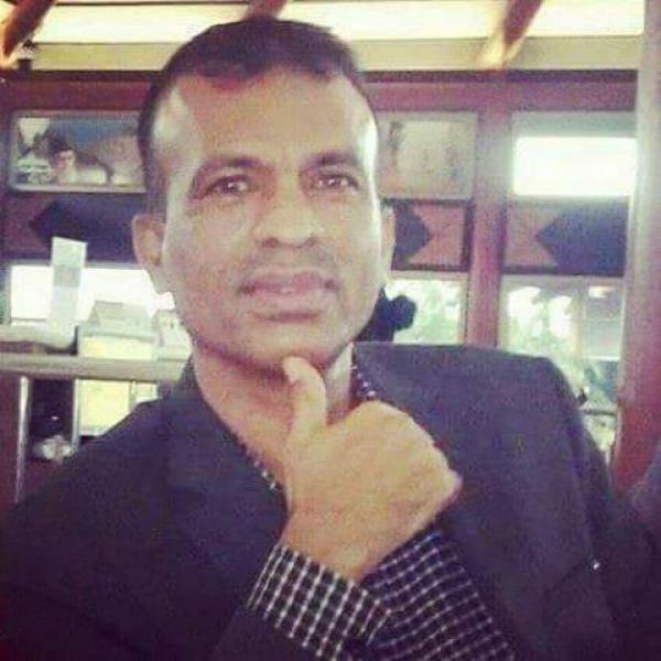 الكاتب الصحفي محمد بن عبدات