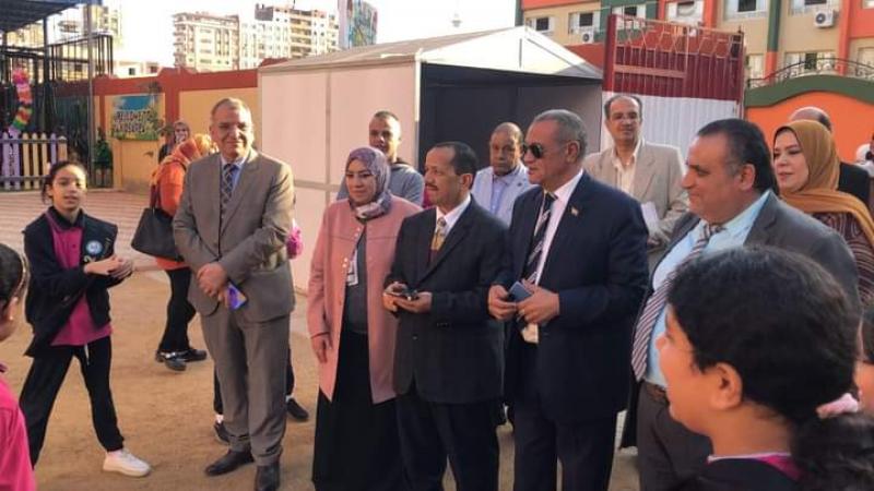 ”ناصر” يتفقد مدرسة المنصورة المتميزة للغات ٢