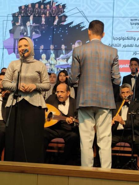 جانب من الندوة