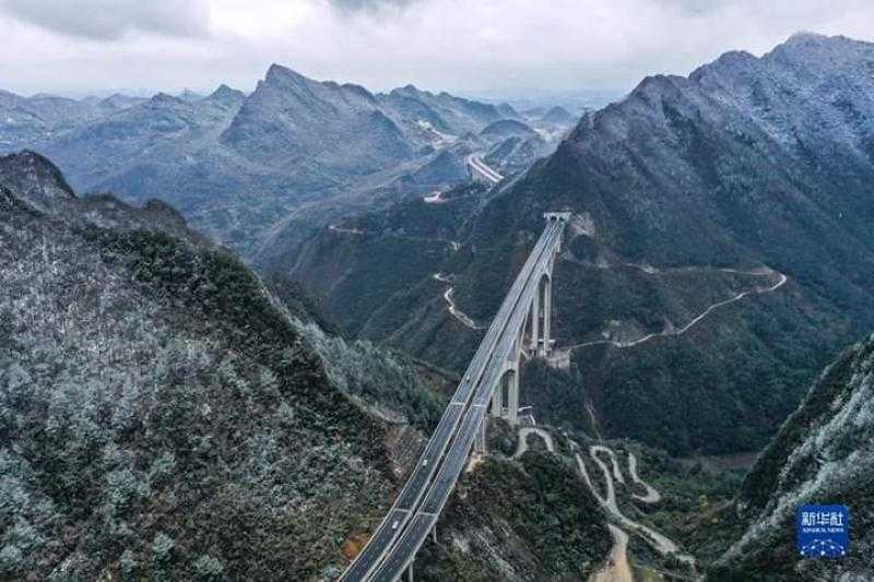 افتتاح جسر قانشي الكبير في مقاطعة قويتشو الصينية