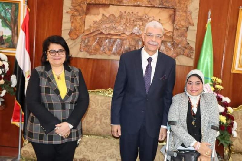ئيس جامعة المنوفية يستقبل المهنئين