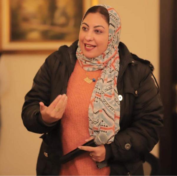 الصحفية أسماء حسنين
