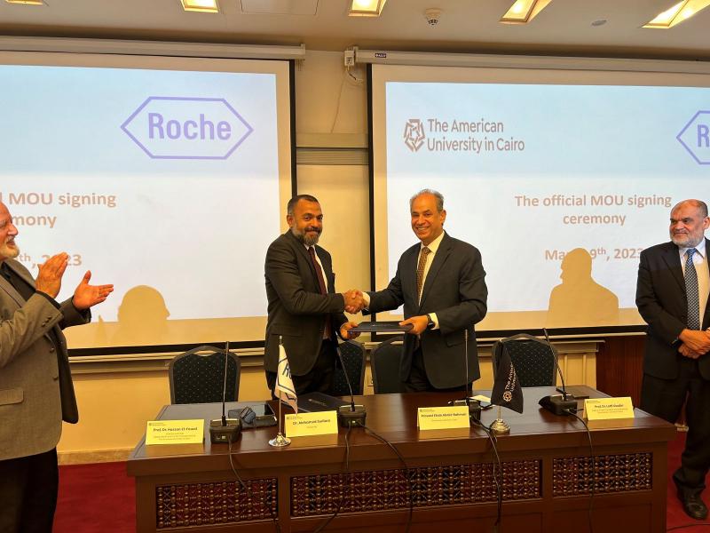 روش توقع مذكرة تفاهم مع الجامعة الأمريكية بالقاهرة للمساهمة في تطوير قطاع الرعاية الصحية في مصر
