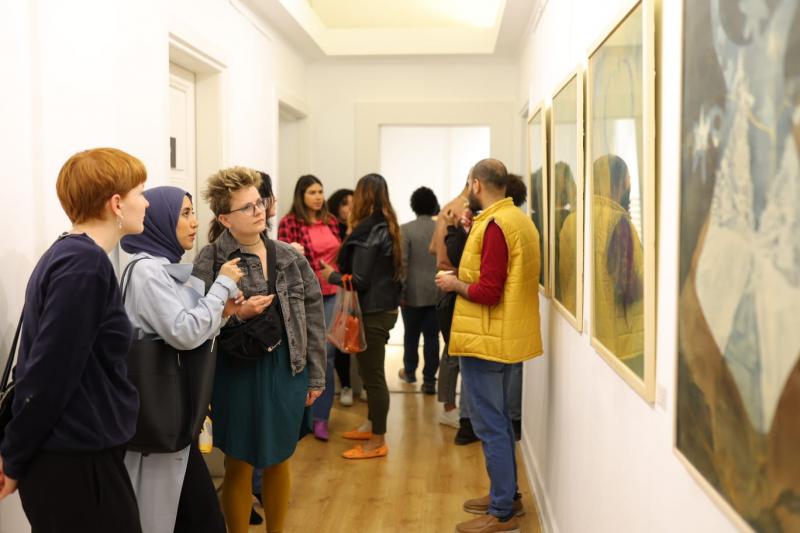 بمشاركة ١٦ فنانة تشكيلية.. "آرت دي إيجيبت" تطلٌق معرض "كون" في جاليري "آرت هاب"