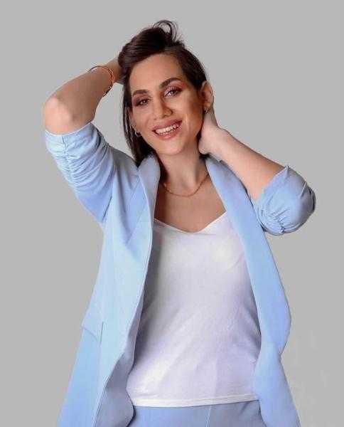 دانة حمدي: سعيدة بنجاح كتابي ما لن يخبروك به