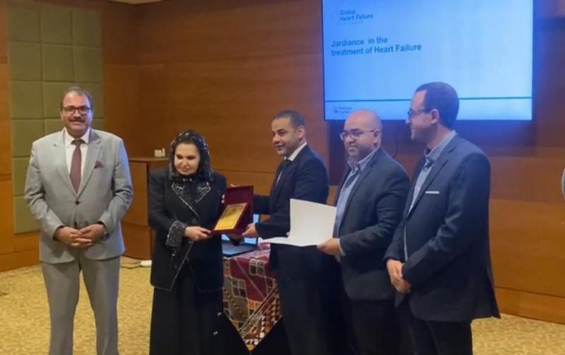 تكريم الدكتورة نشوى الهجرسى لجهودها فى علاج آلاف المرضى بالمجان
