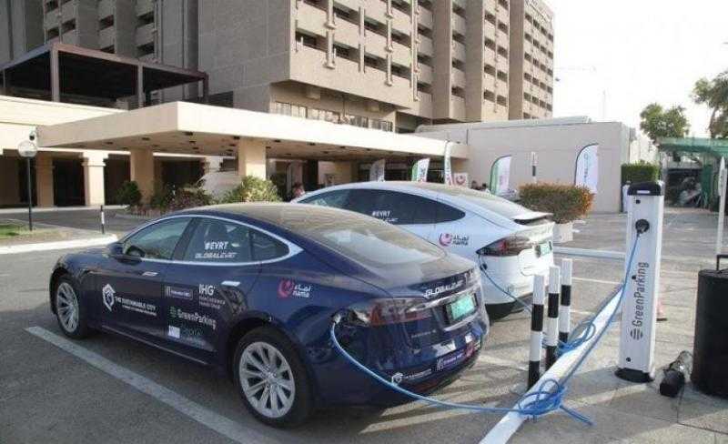سلطنة عمان تتجه نحو تمكين التحول إلى المركبات الخالية من الانبعاثات للوصول إلى الحياد الصفري في قطاع النقل