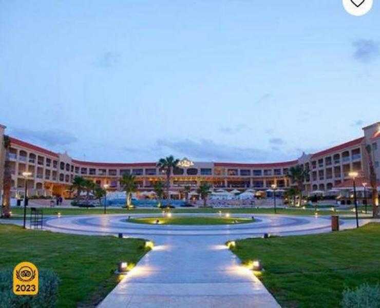 فندق ريكسوس العلمين يفوز بجائزة عالمية ويصنف ثاني افضل فنادق الشرق الاوسط والحادي عشر عالميا .