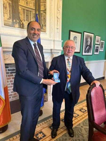 السفير المصري في دبلن يلتقي مع رئيس البرلمان الأيرلندي