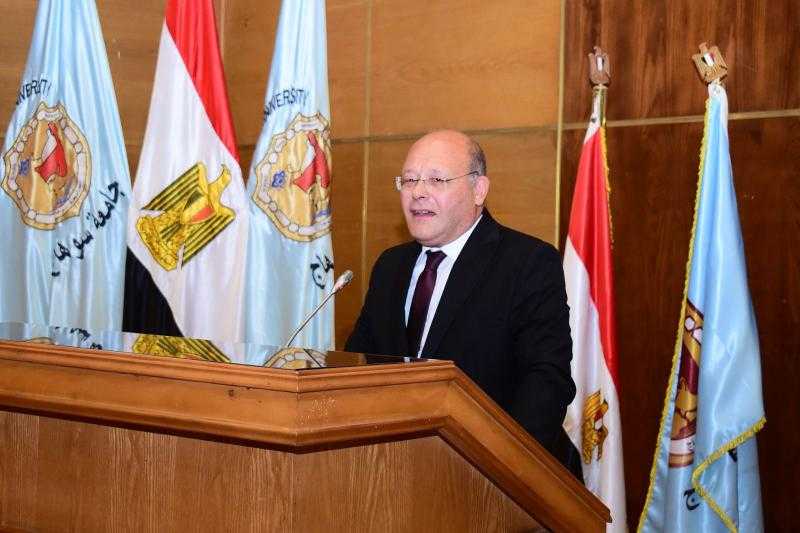 رئيس جامعة سوهاج يشهد افتتاح فعاليات ملتقي إعداد الطلاب للمشاركة في الانشطة الطلابية