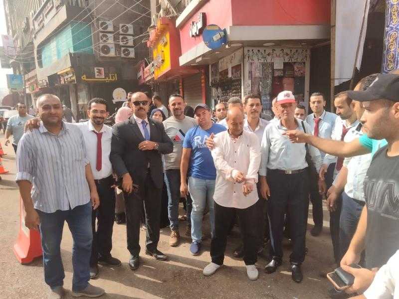 حشود من أبناء المنوفيه لعمل توكيلات لتجديد الثقه في رئيس الجمهورية.