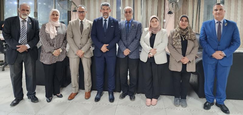 أعضاء مجلس الإدارة في لقطة تذكارية
