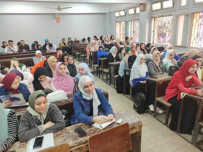 ” زواج القاصرات ” ندوة تثقيفية بآداب بنها